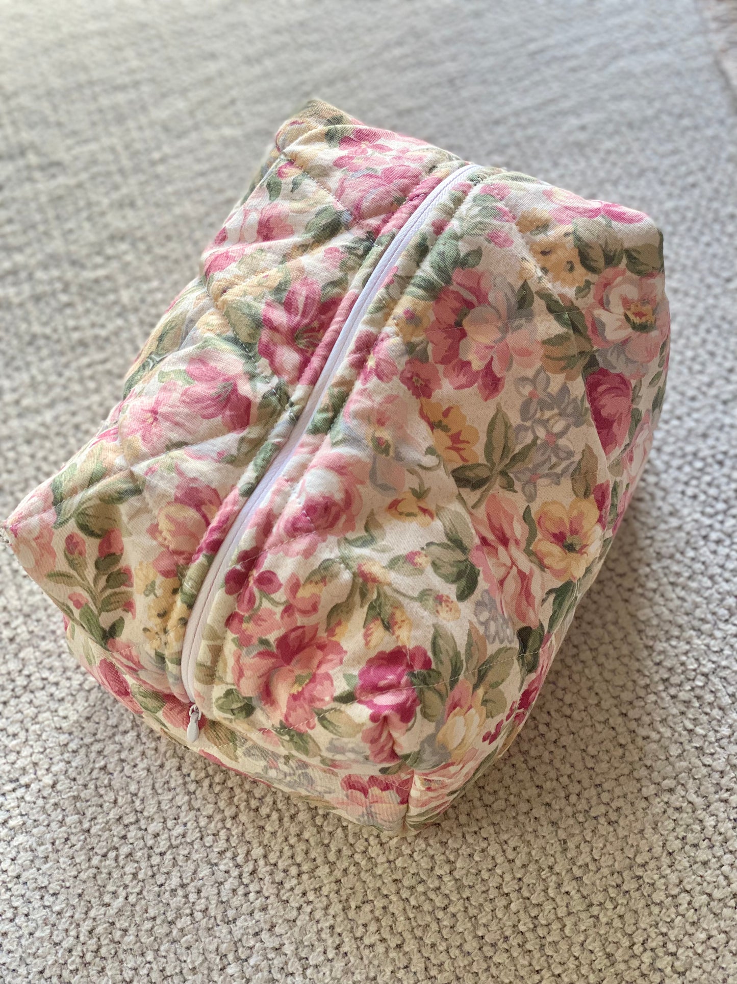Feminine Floral Makeup Bag