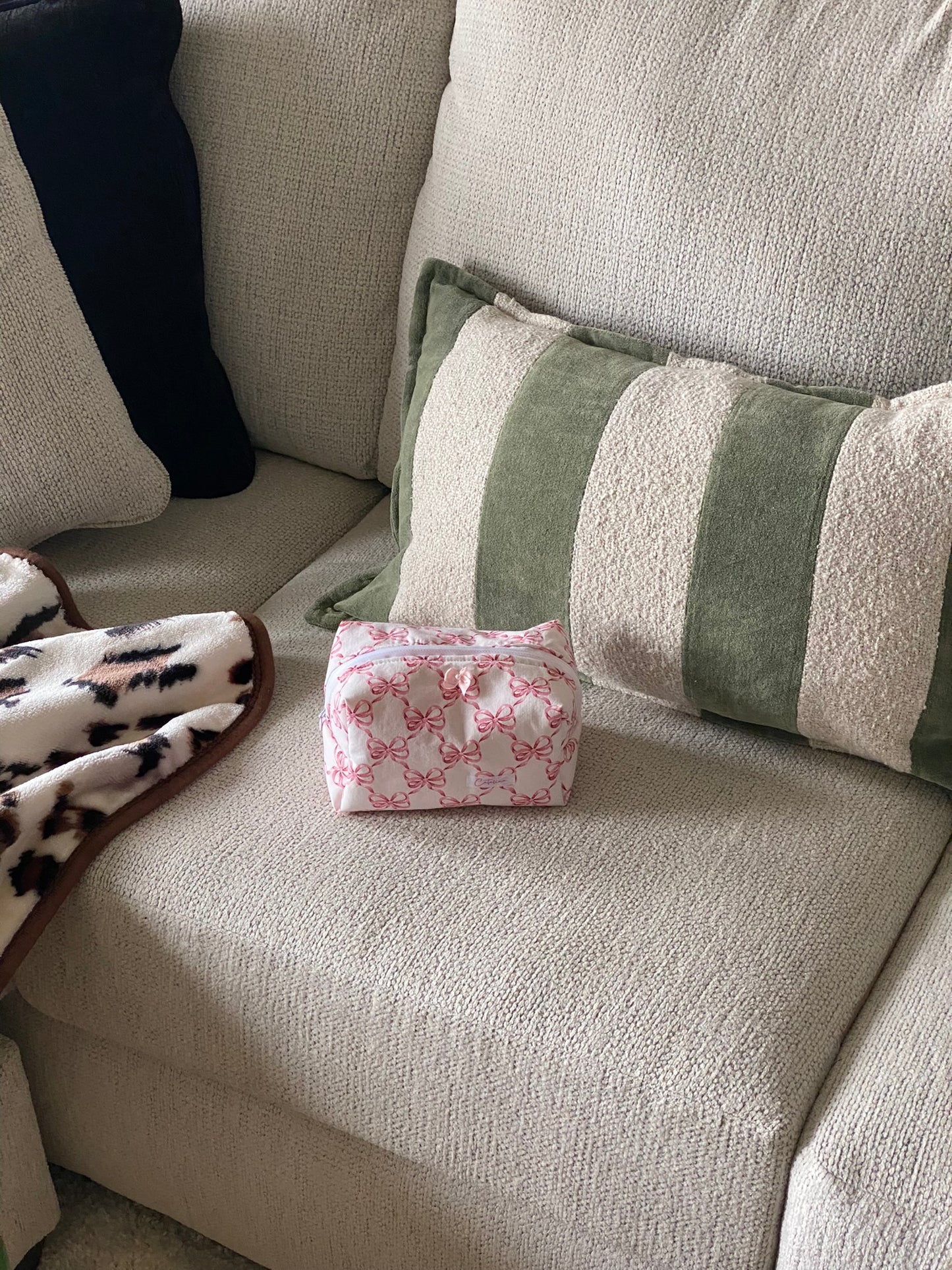 Feminine Ribbon Makeup Bag